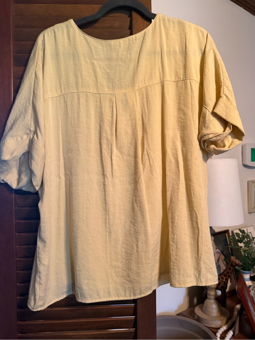 Monday Fun pale yellow top XL EUC - Picture 3 of 4
